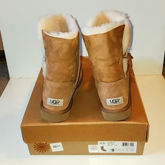 [SOLD]UGG Australia Bailey Chestnut Suede Button Boot UggBoots /  NIB - Picture 4 of 12